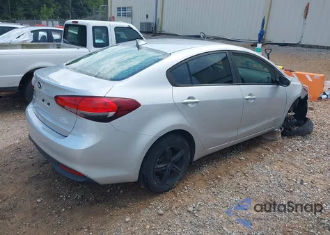2017 Kia Forte Lx z USA, uszkodzony, nr VIN 3KPFK4A71HE073100